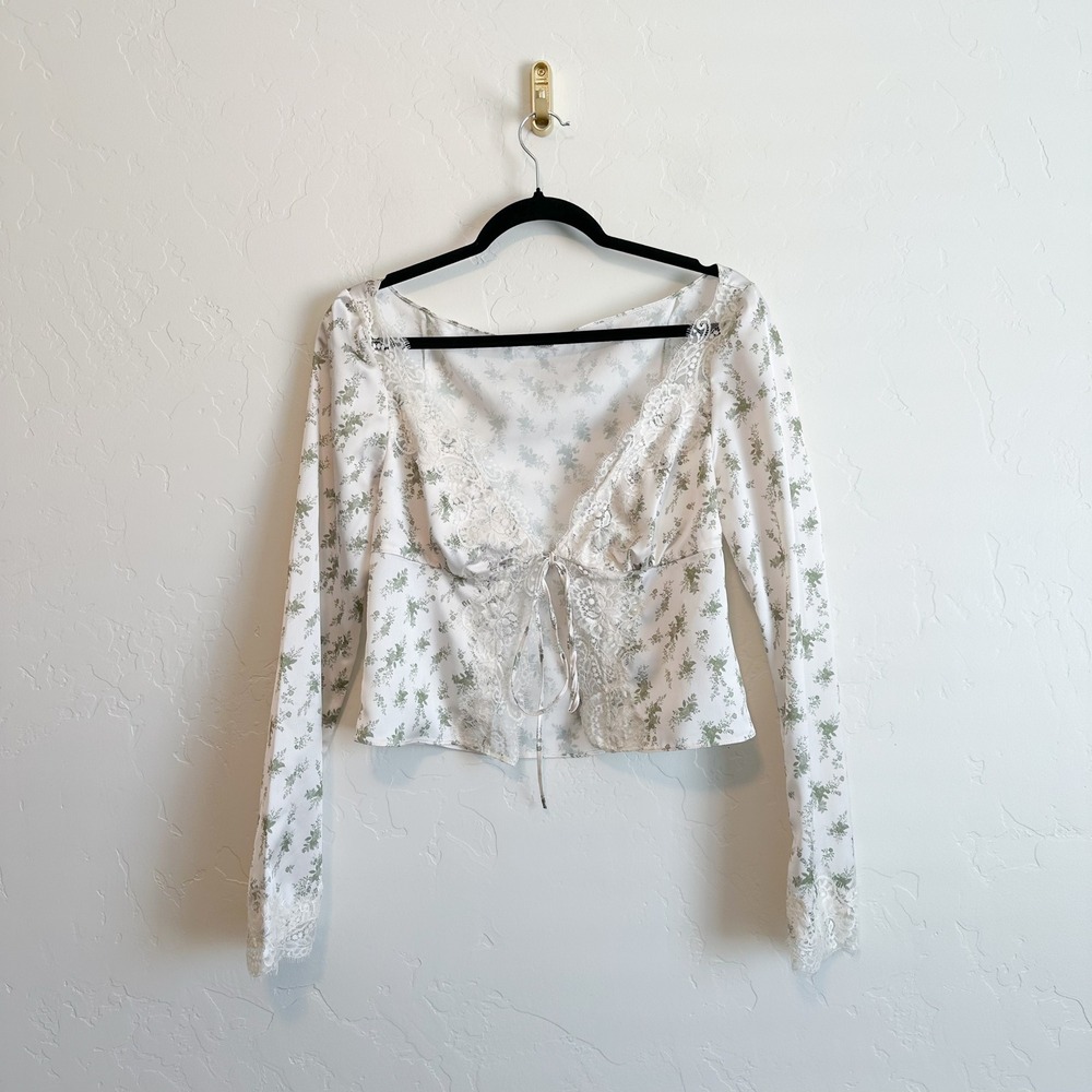House of CB | Clarissa Garden Print Lace Trim Tie Front Top in Ivory & Green - Picture 6 of 9